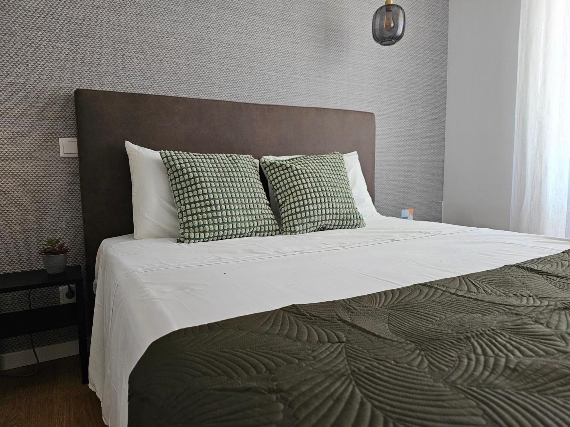 Surfsoul Guesthouse - Bed And Breakfast Peniche Zewnętrze zdjęcie