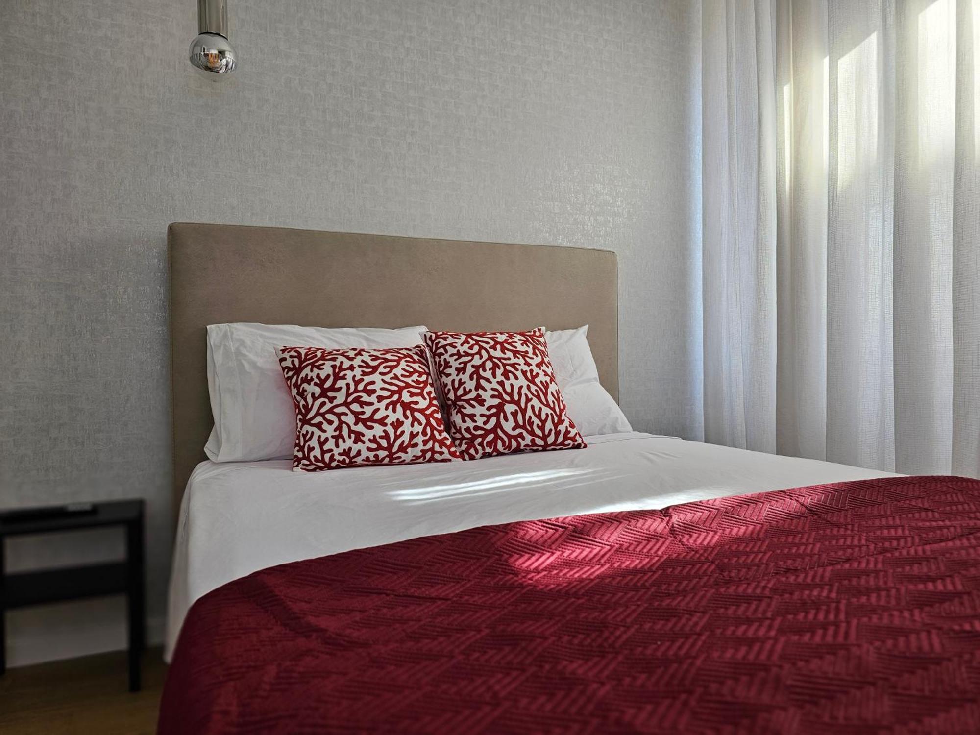 Surfsoul Guesthouse - Bed And Breakfast Peniche Zewnętrze zdjęcie